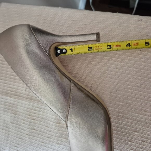 Gold Shoes with Buckle - Picture 4 of 6